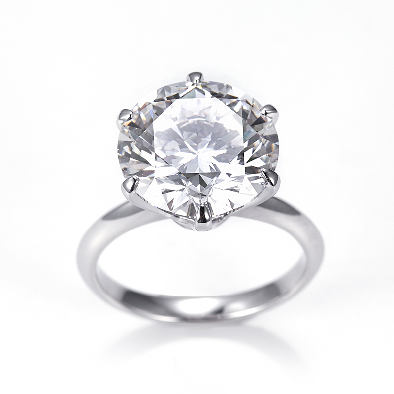 Classic Six-Prong Round Solitaire